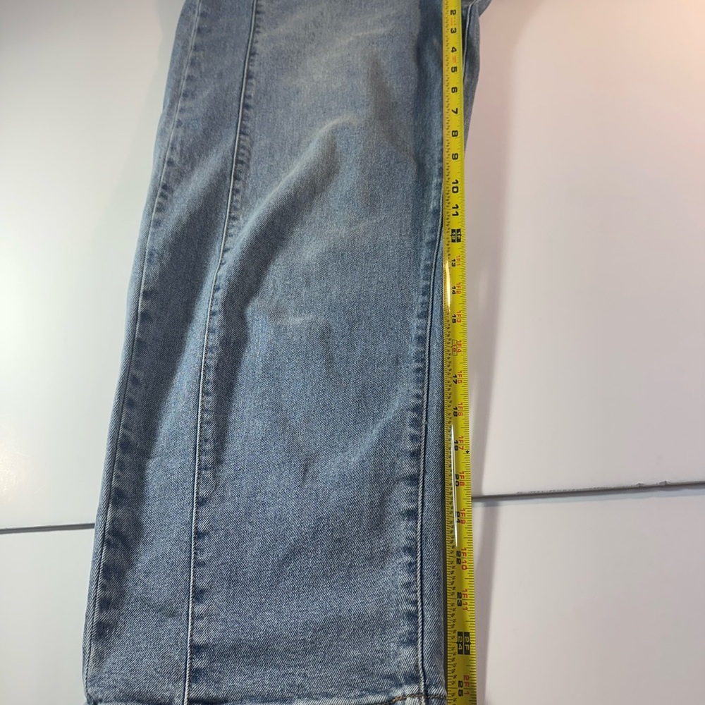 Jessica Simpson Size 2 Barrel Jeans/Curved Fit Medium Wash Denim Excellent Cond - Picture 8 of 9